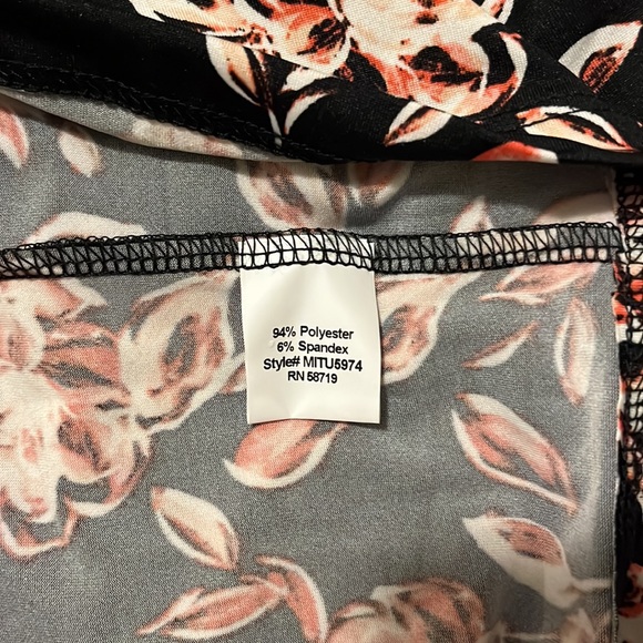 Elegant floral jumpsuit in black - Picture 4 of 6